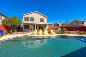 Glendale w Pool & Games - Image 2