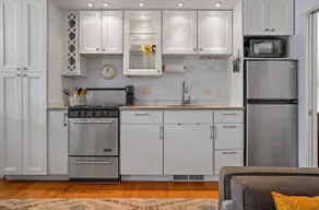 Private beach access, Wi-Fi, Full kitchen - Image 2