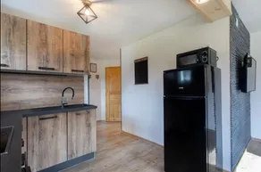 Honey Apartment 1 - Image 3