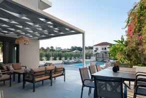 Newly Renovated Queen Bee Villa, with Private Pool & Ping-Pong table - Image 5