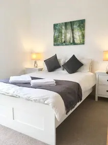 25 min walk to town / FreeParking - Image 2