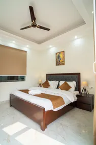 1 BHK Serviced Apartment Near By Galleria Market - Image 5