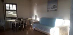 Simple beachfront house - Image 4