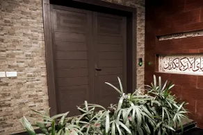 Central & Spacious Retreat: 3-Bedroom 1 Kanal Home - Image 2