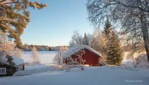 Large house overlooking the river - Image 2