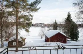 Large house overlooking the river - Image 3