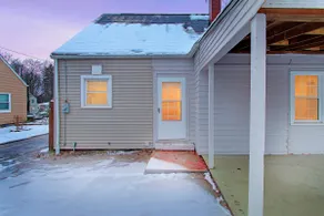 Charming Cape Cod in West Akron - Image 2