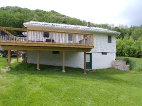 Pool 9 Guest House on Main Street, De Soto.  We welcome fishermen! - Image 5