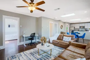 Casa Urbana -3BR/3BA- Modern Retreat - Image 3