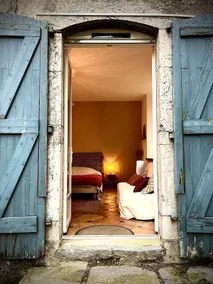 Cozy and bohemian apartment on the outskirts of Lourdes - Image 3