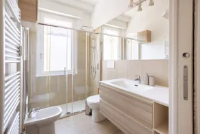 Apartment 4 - Image 5
