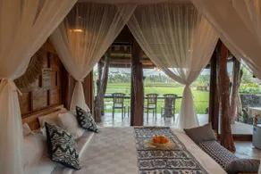 1st room with pool - Image 5