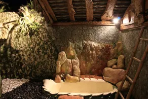 1st room with pool - Image 3