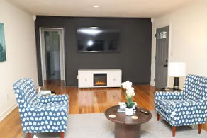 Mid-Century Modern Home - Image 2