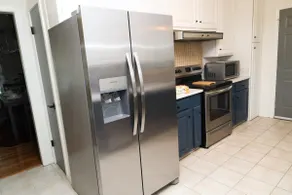 Mid-Century Modern Home - Image 5