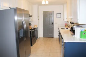 Mid-Century Modern Home - Image 3