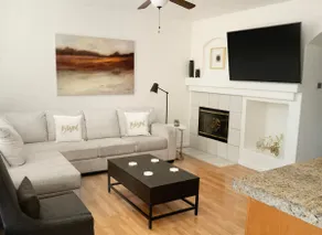 Stunning house, Pool, Fire Pit & Prime Location - Image 2