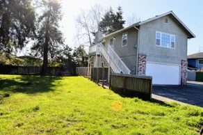 Spacious Sequoia Estate - Image 2