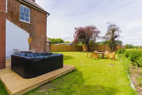 Felicity's House with Hot Tub! - Image 4