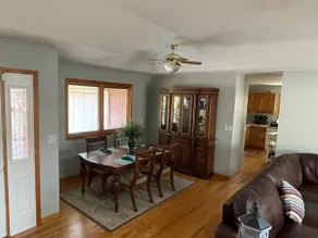 Harry's Hideaway - Image 3