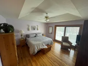 Harry's Hideaway - Image 4