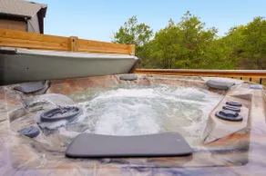 Hot Tub + Arcade -> Memorable Stay  - Image 2