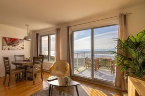 Spacious Condo with stunning river views - Image 3