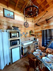 Unusual hut Luzy Morvan - Image 5