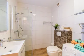 Flexible SelfCheckIns 43 - Zagreb - Luxury - Parking - Loggia - Brand New - Image 3