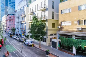Nachlat Binyamin. Top location ! Big apartment - Image 5
