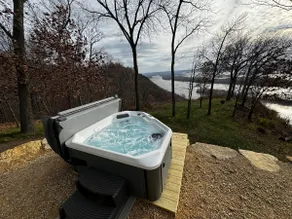 Paradise Point- Sleeps 2 HOT TUB - Image 5