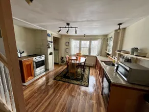 Historic Camden Farmhouse • Pets Welcome - Image 4