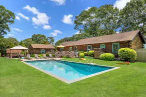 Hamptons • Lincoln Log Getaway • Heated Pool - Image 2