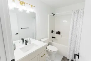 *New & Spacious | Free Parking | 7min to Downtown* - Image 5