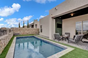 Modern Swimming Pool House - Image 4