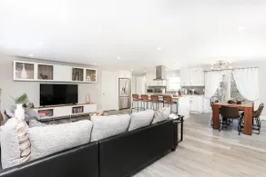 Spacious 5 Bedroom 1 Level Renovated Modern House - Image 2