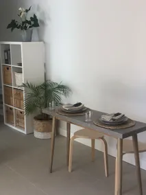 Kensington Lux Studio - King Bed Studio & Parking - Image 3