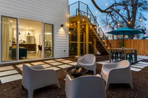Luxury East Austin Stay, Loft Deck, 4 ensuite Bath - Image 5