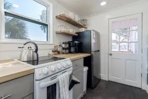 2BR Beauty Walk DT Close to bch - Image 5