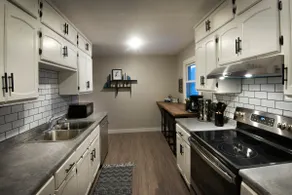 The Cozy Colfax House - Image 3