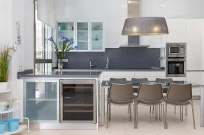 luxury sea view apartment with 2 rooms - Image 3