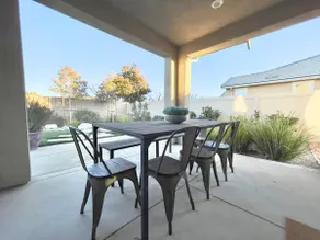 Former Model Home, 3 Car Garage, Gym, Sleep 14 - Image 2