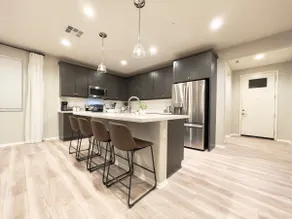 Former Model Home, 3 Car Garage, Gym, Sleep 14 - Image 4