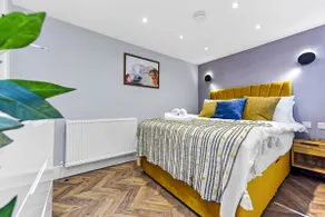 Beautifully Renovated Flat Ideal for Travellers - Image 2