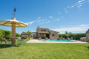 R26 - Pool, Jacuzzi, BBQ and WIFI - Image 2