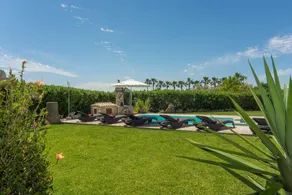 R26 - Pool, Jacuzzi, BBQ and WIFI - Image 4