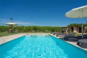 R26 - Pool, Jacuzzi, BBQ and WIFI - Image 3