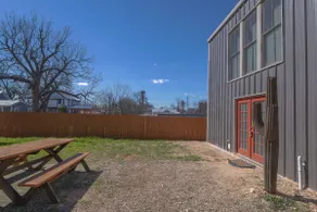 Gorgeous Guesthouse Near Amazing Downtown - Image 5