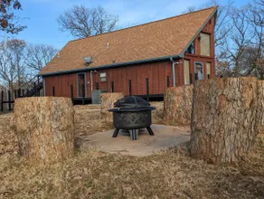 A Frame Cottage on 3 Acres at Beautiful Lake Texoma - Image 2