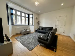 No. 1 | Lux Nuneaton with Gated, Private Parking - Image 3